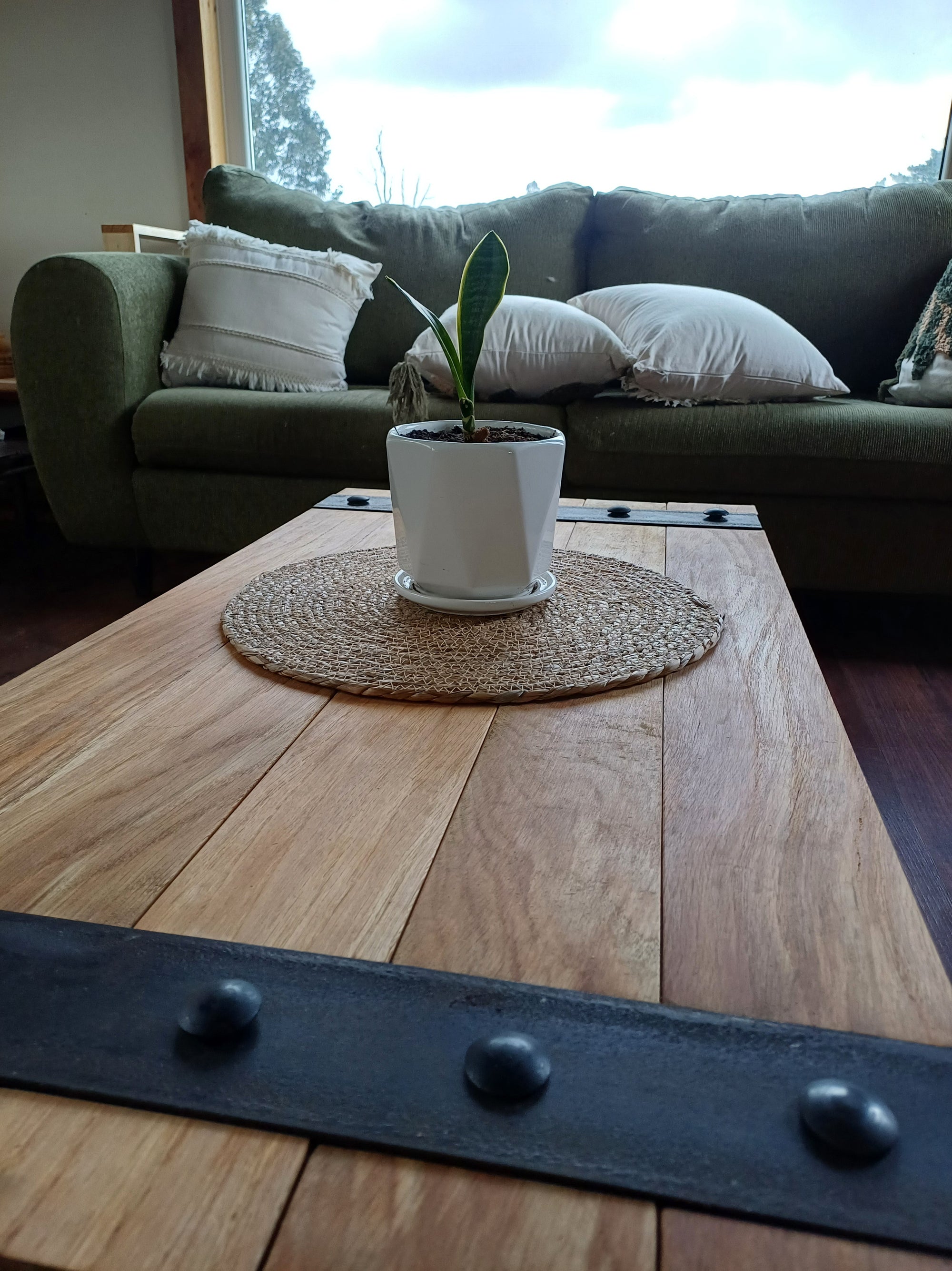 Mesa de Centro Madera - Roble Europeo y Hierro Forjado - Gratis 4 posavasos de encino - Hecho en Chile - Mesa Vikinga