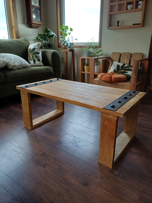 Mesa de Centro Madera - Roble Europeo y Hierro Forjado - Gratis 4 posavasos de encino - Hecho en Chile - Mesa Vikinga