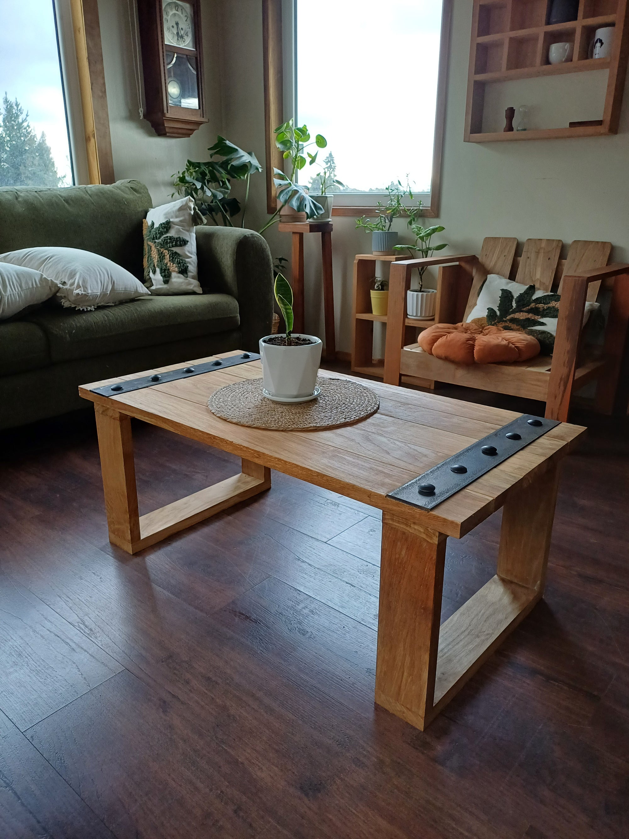 Mesa de Centro Madera - Roble Europeo y Hierro Forjado - Gratis 4 posavasos de encino - Hecho en Chile - Mesa Vikinga