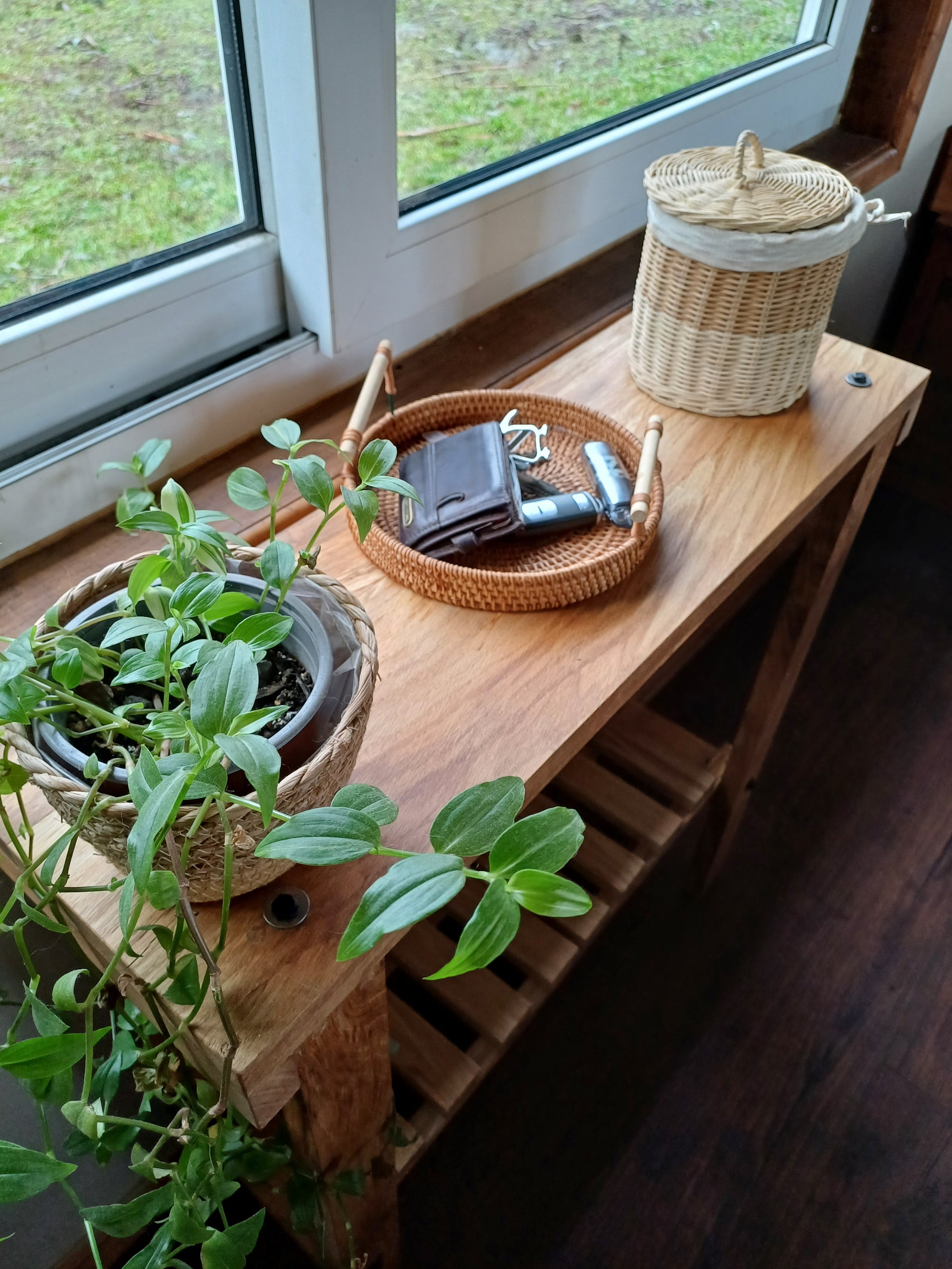 Mesa Arrimo Rústico Moderno – Roble Europeo con Detalles de Hierro - Fabricación chilena.